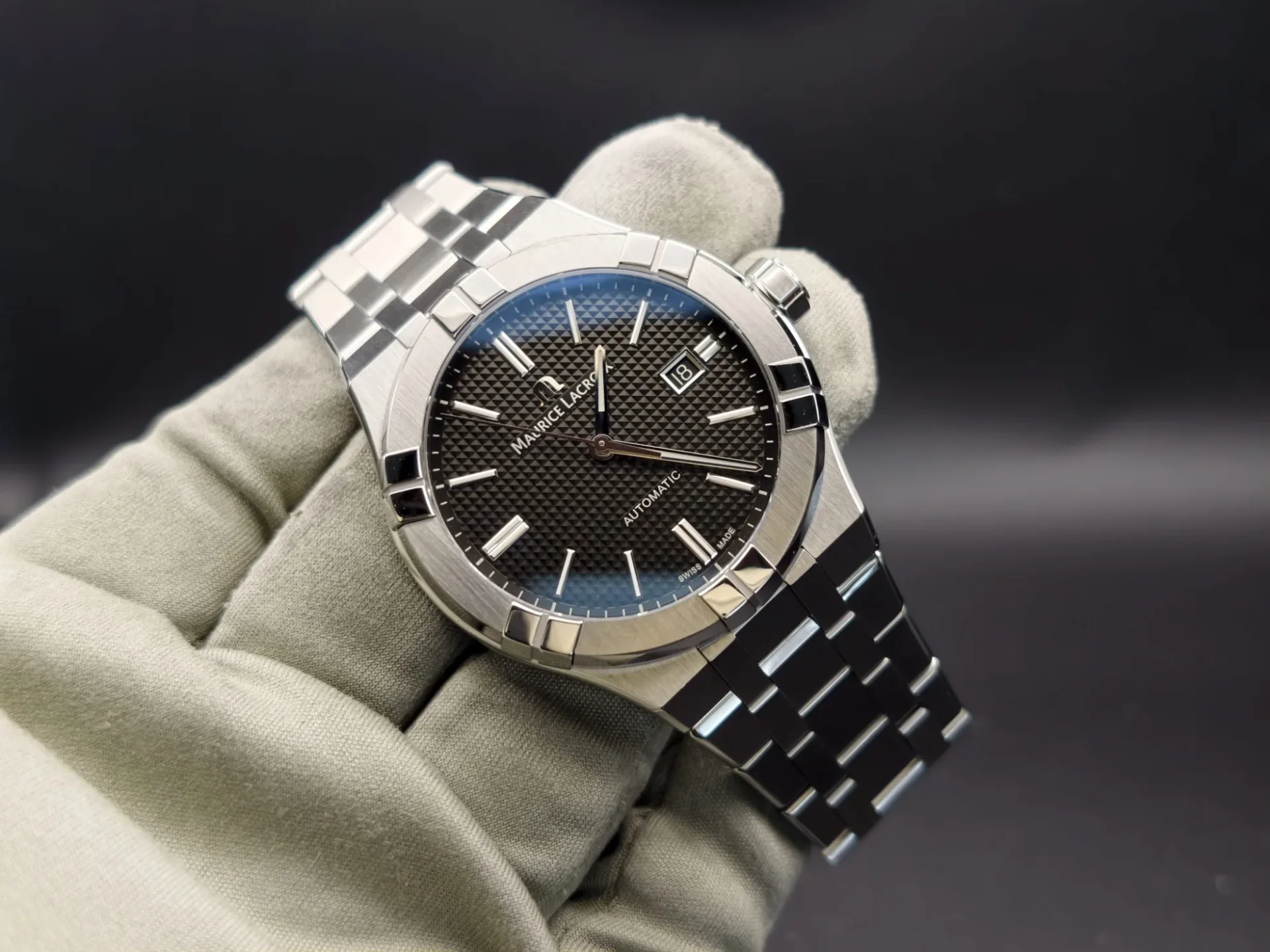Maurice Lacroix AI6008