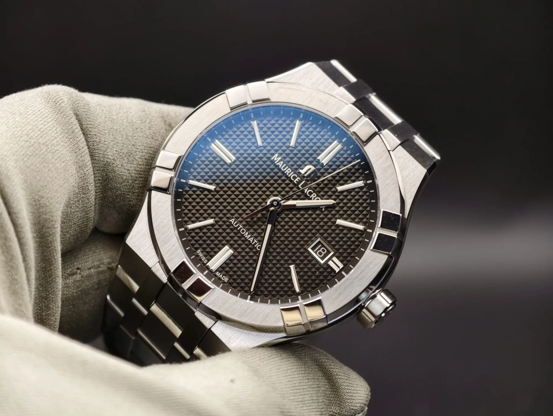 Maurice Lacroix AI6008