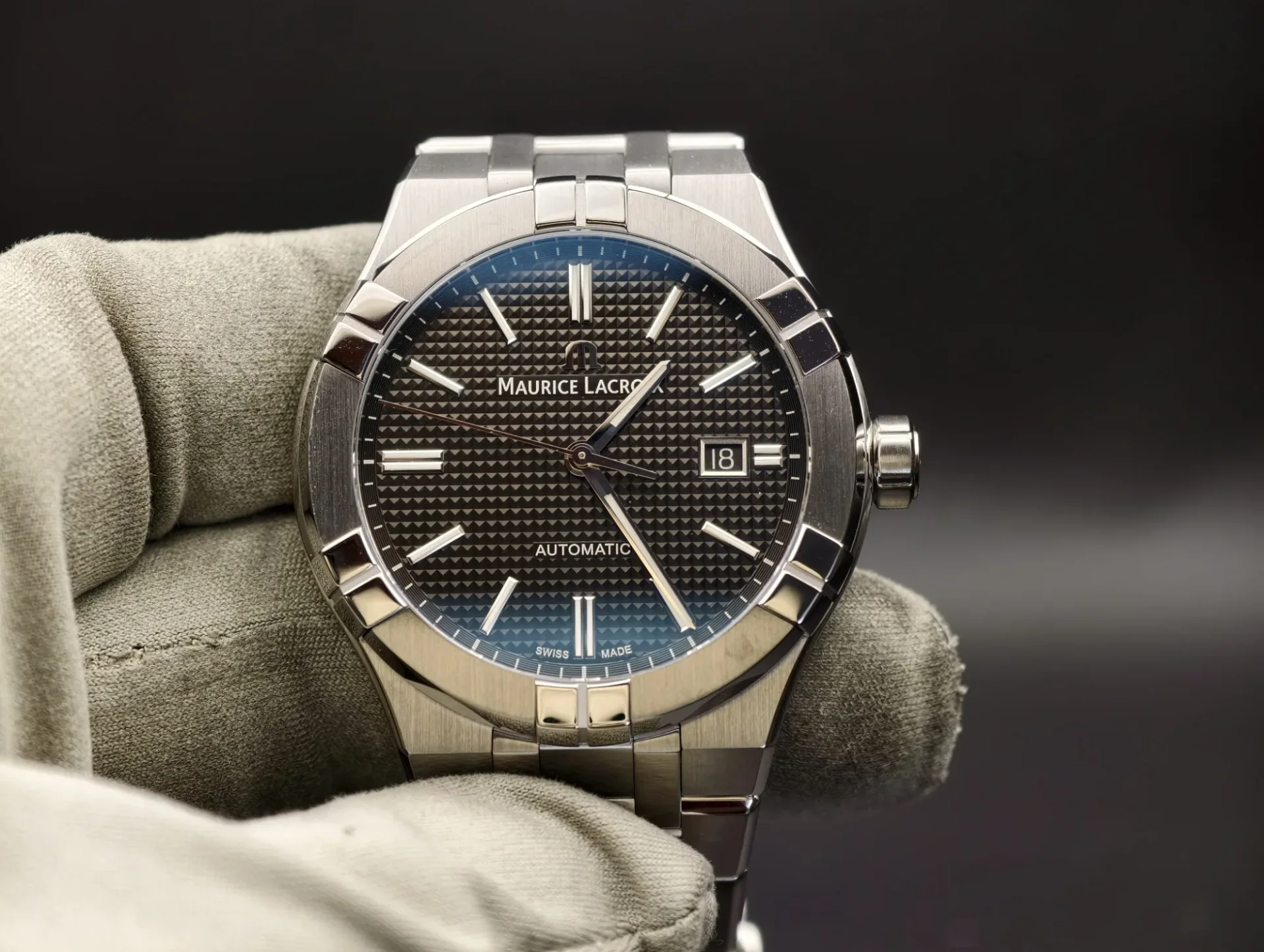 Maurice Lacroix AI6008